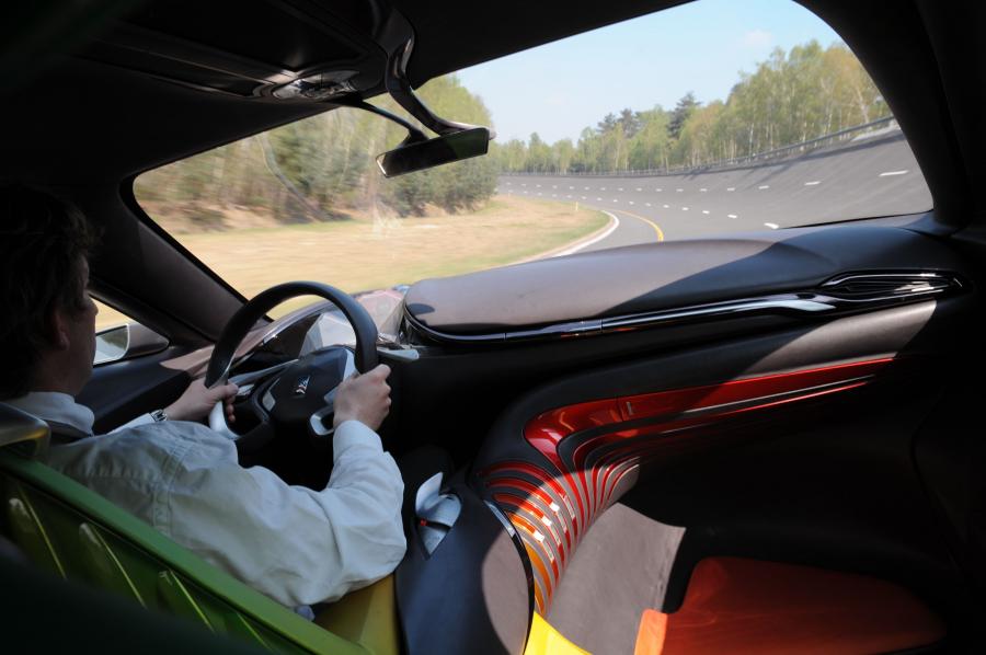 Интерьер Citroen Hypnos Hybrid Crossover Concept 2008 года  (фото 88 из 104)